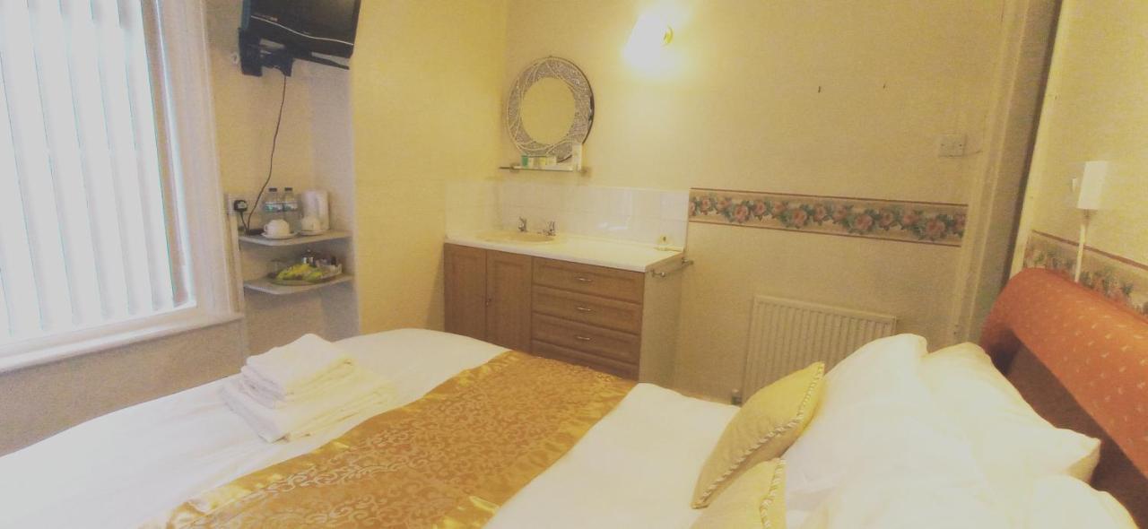Lily Hotel 黑潭 外观 照片