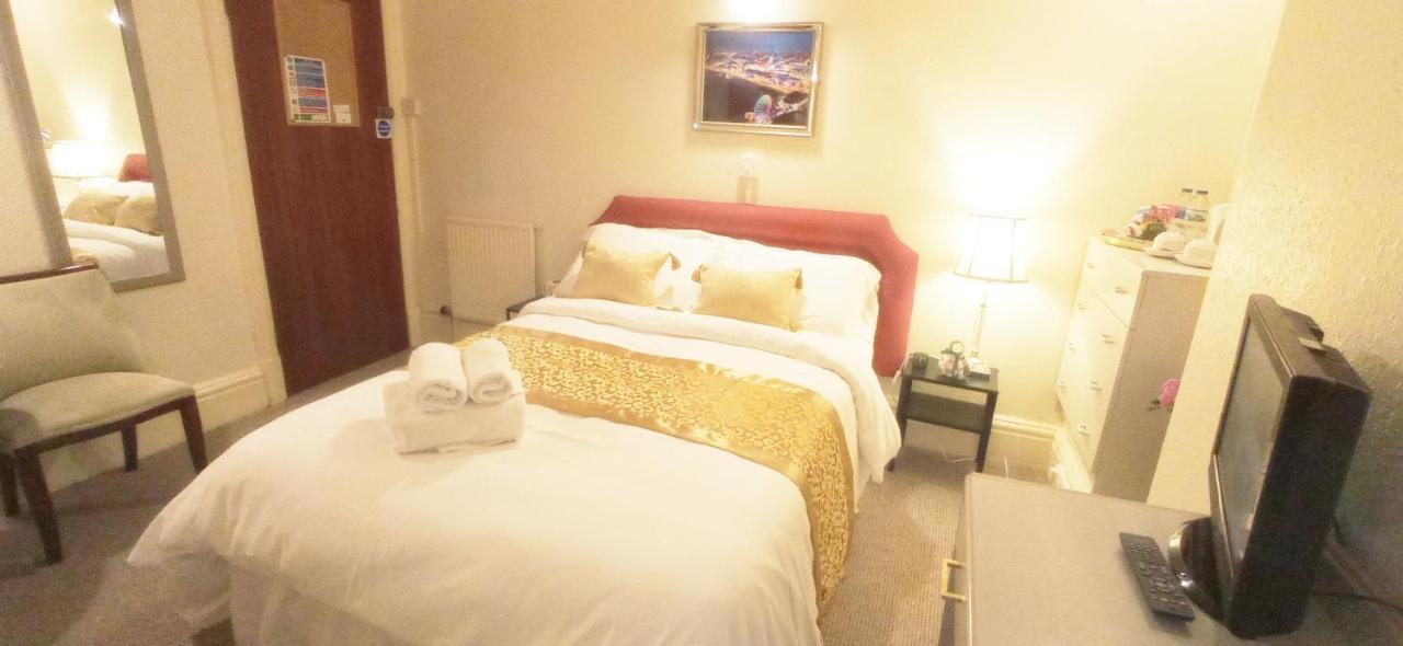 Lily Hotel 黑潭 外观 照片
