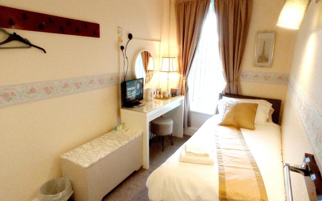 Lily Hotel 黑潭 外观 照片