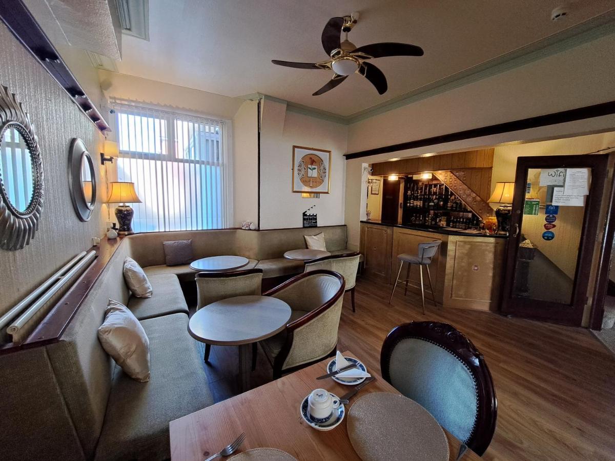 Lily Hotel 黑潭 外观 照片