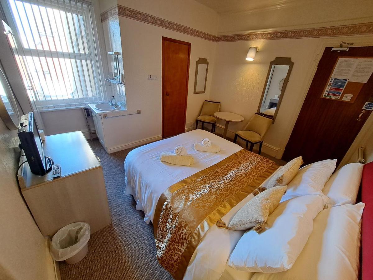 Lily Hotel 黑潭 外观 照片