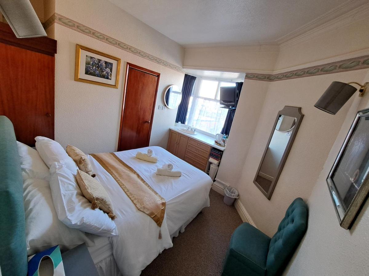 Lily Hotel 黑潭 外观 照片