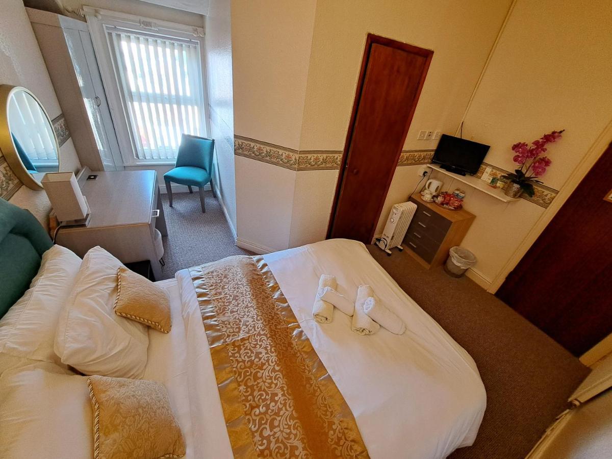 Lily Hotel 黑潭 外观 照片